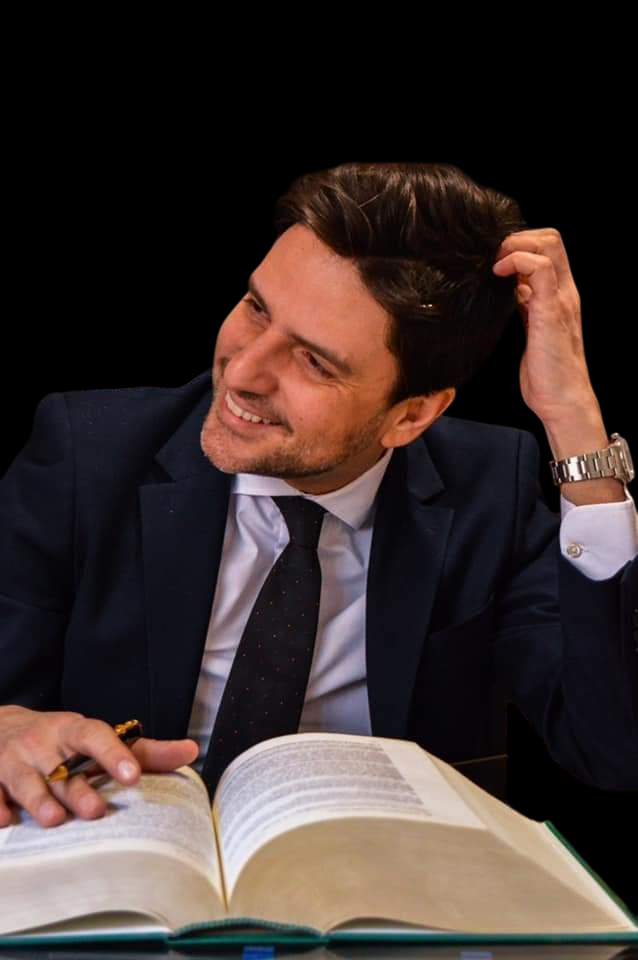 Avvocato Stefano Saglimbeni nel suo studio